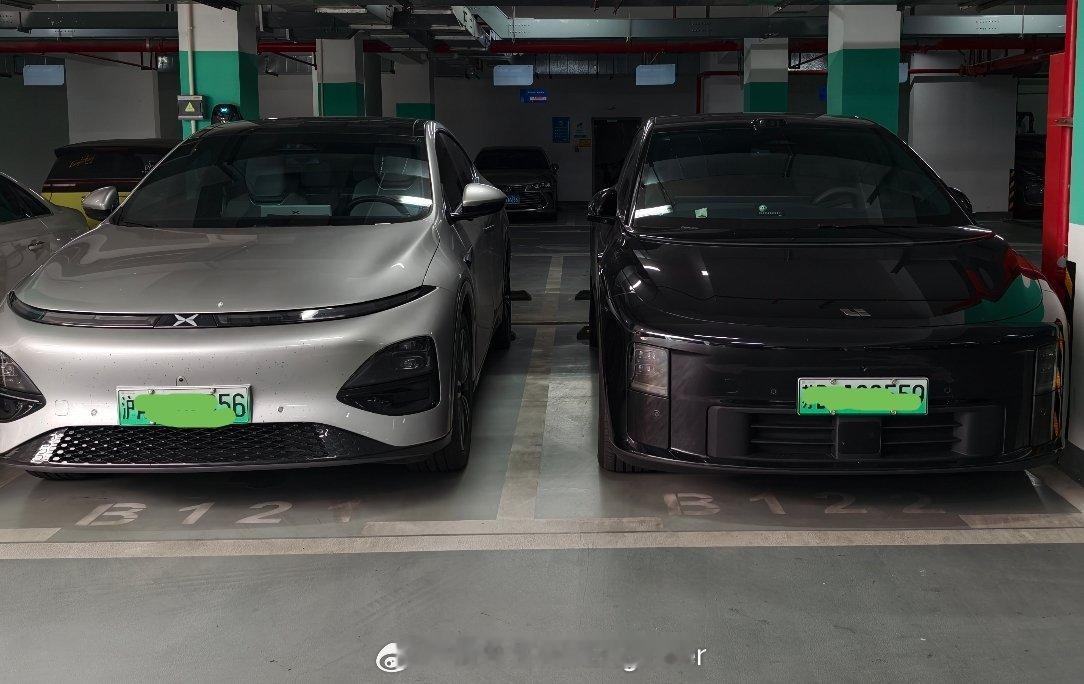 我的隔壁车位以前是福特翼虎+奔驰车主，现在换成了理想i6。  他之前问...