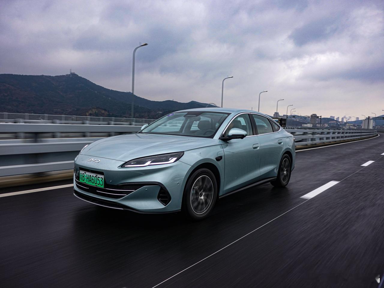 新车划重点海豹06DM-i的亏电油耗如何？根据车企官宣，其百公里亏电油耗最低2