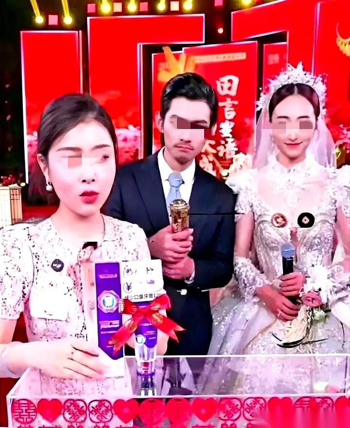 最近网上传得沸沸扬扬的主播圈恩怨里，最狠的还得是旭旭宝宝这波操作。“结婚办喜事，