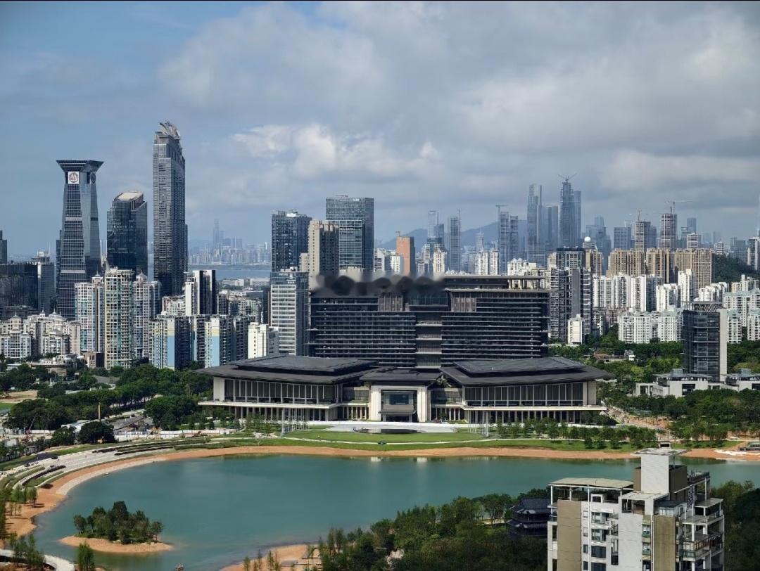 建设如火如荼的香蜜湖公园～