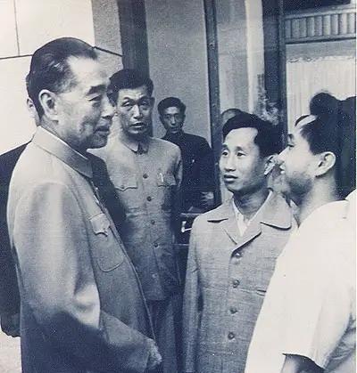 1973年，周总理等人在杭州楼外楼吃过饭后，问道：花了多少钱？高振普：10.1元
