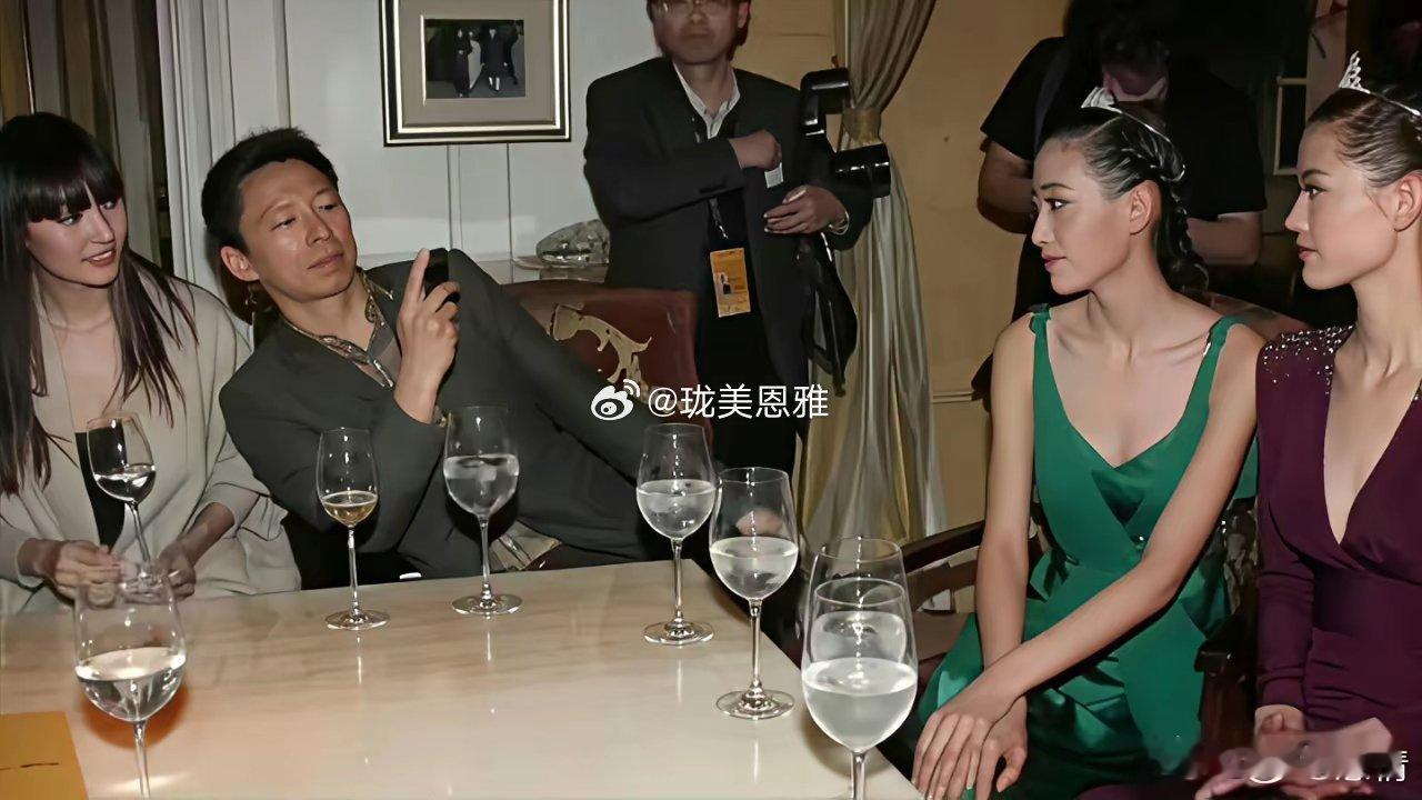 全网最潇洒的男人张朝阳每年几亿美金的现金流人生赢家啊玩了几十年没有湿鞋也没有狗仔