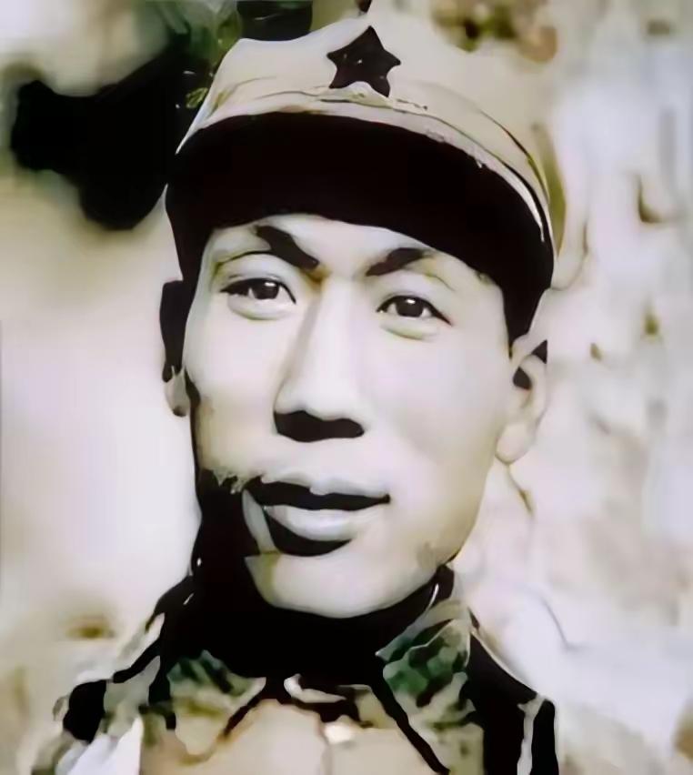 1945年沈阳惊人一幕！战败日本少佐索要我军配枪，换来中国空军起点1945