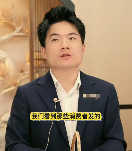 董宇辉昨晚在直播中回应了近期那些发视频质疑与辉同行销售产品质量问题的事情。他说