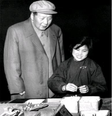 1958年初，毛主席来到沈阳机床开关厂视察，可工人们却态度冷漠，几乎全程都没人抬