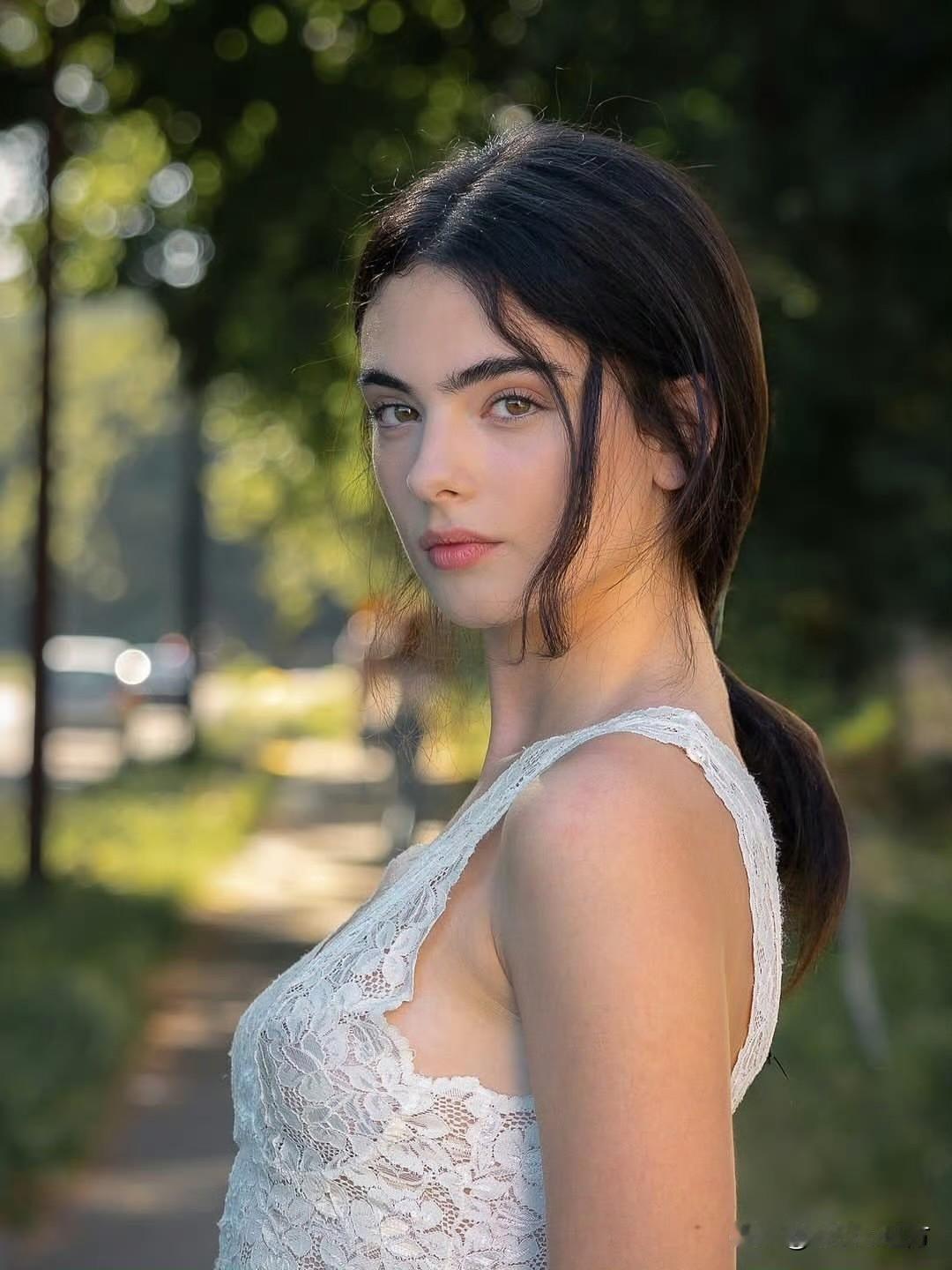 DevaCasselbyFlorianLavielle球花女儿的明媚街