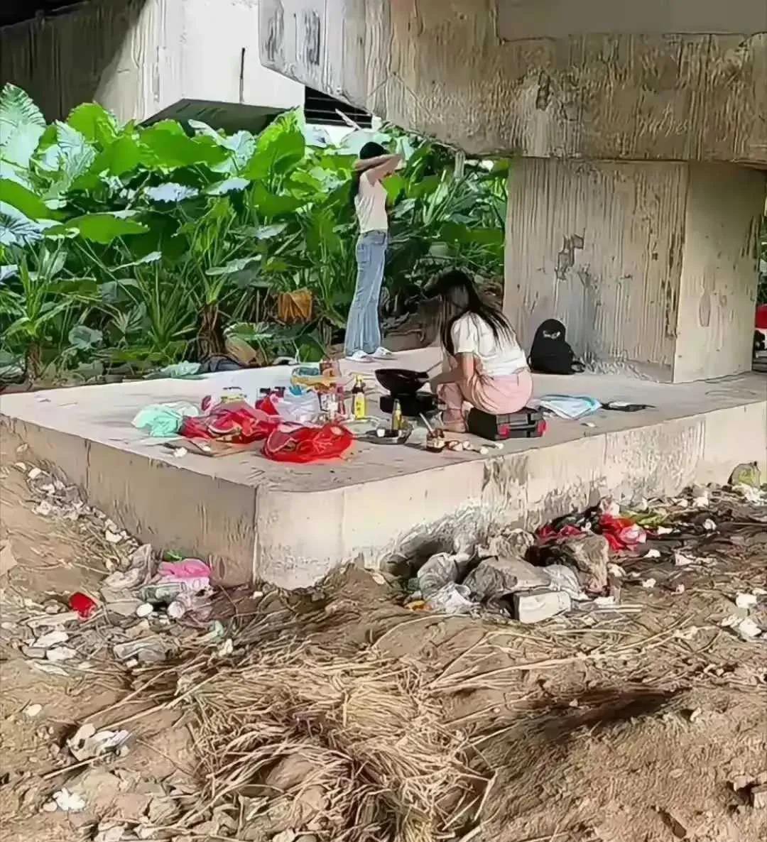 请随手带走自造垃圾，给他人留一片净地！