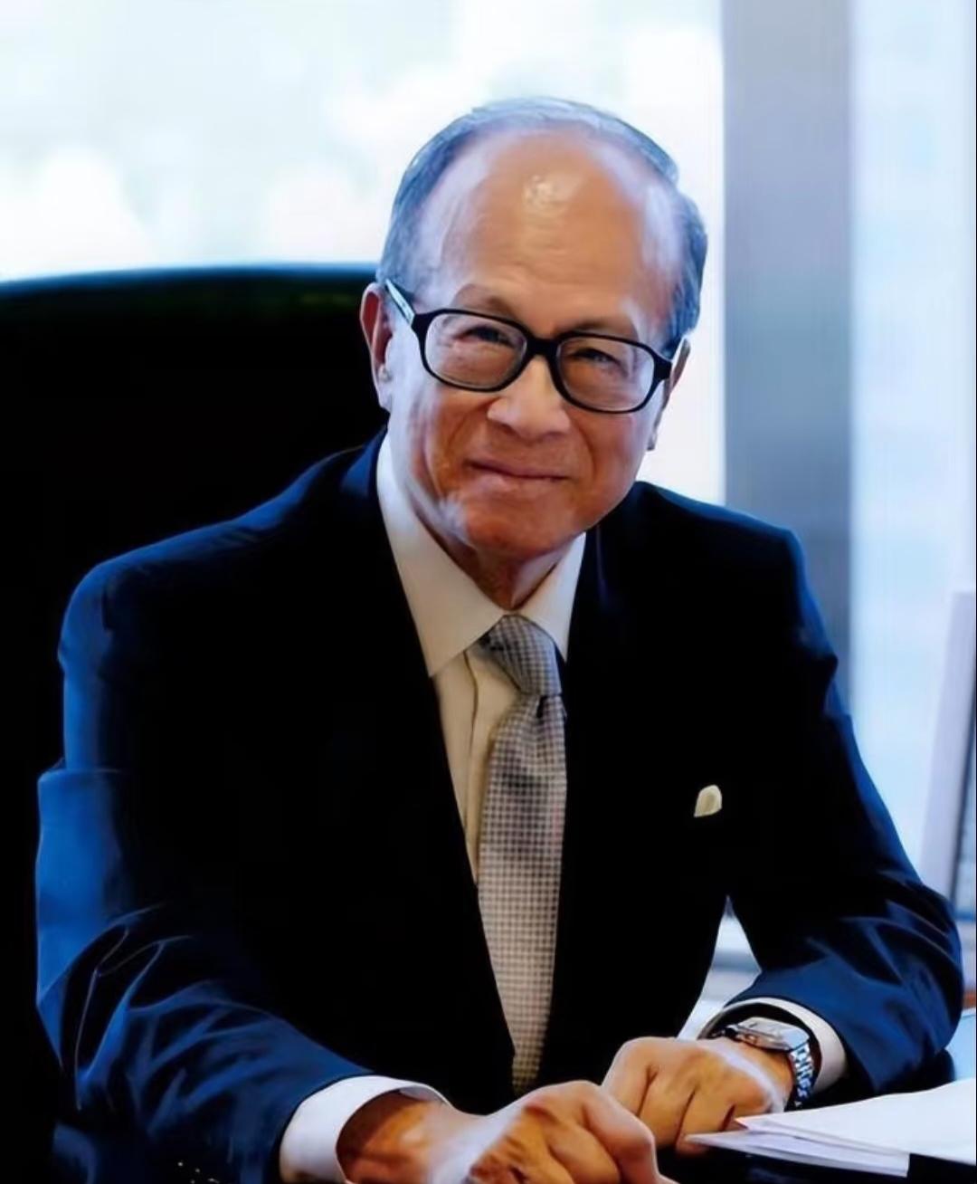 真没想到，李嘉诚也出手了香港这场大火，让大家看到了一方有难八方支援的大爱场面。