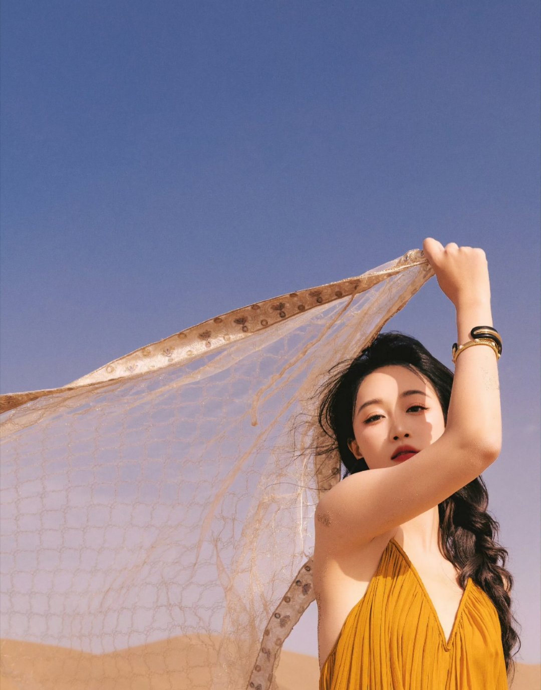 哦莫，原来这就是沙漠长出的花蓝盈莹被你迷了眼​