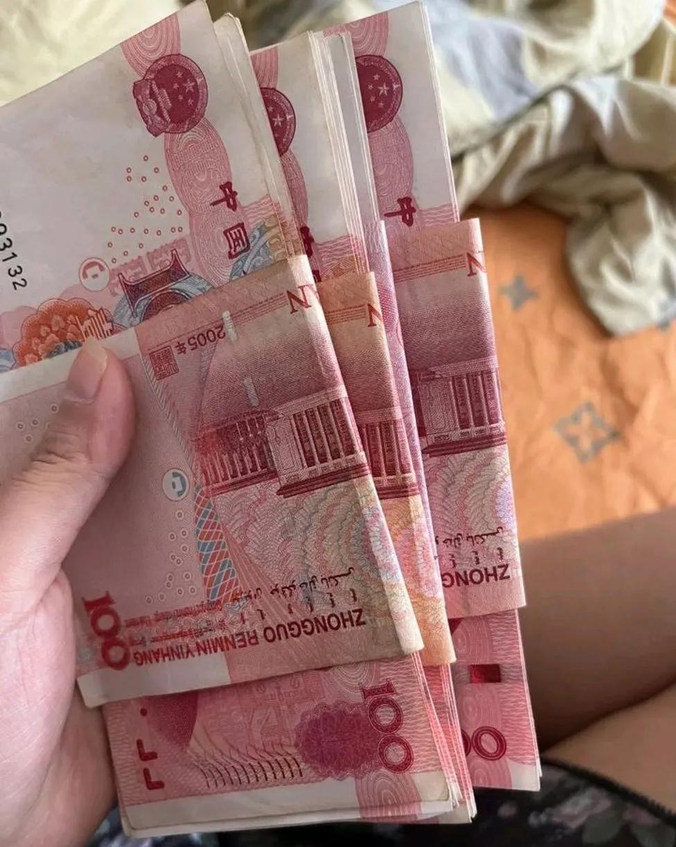我妈和我哥一起住了五年，昨天我哥给我打电话，每月给我4000让我妈来我家住，老妈