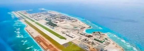 为什么中国明知人工岛礁在冲突中极易受损，仍投入巨资进行建设？这背后并非简单的军事