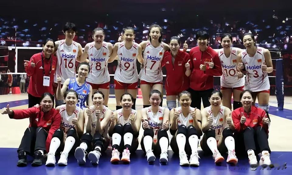 中国女排输泰国不冤！不是因为泰国队运气好也不是因为主场哨有问题。是8