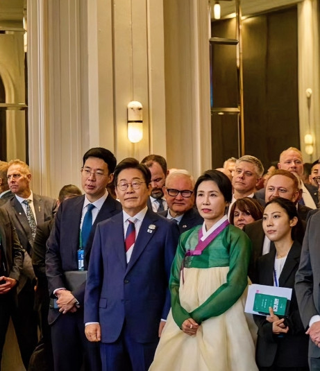 太尴尬了！特朗普直接爽约韩国总统李在明。近日，多家外媒报道，韩国总统李在明与第