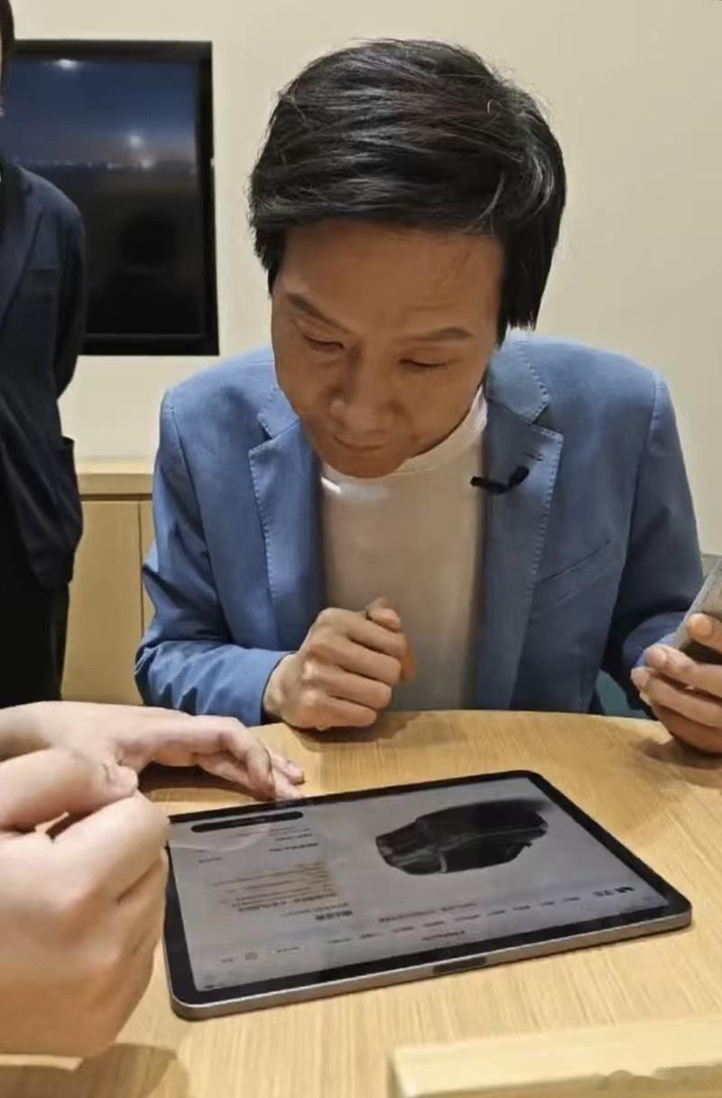 同行发自内心的认可，含金量真的很高，雷军发文聊增程赛道，拿理想L6举例，还坦言早