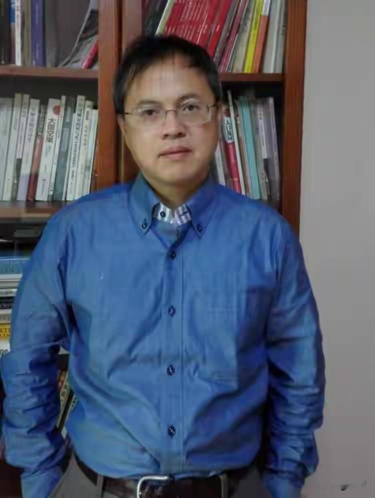 南风窗7月20日的报道中，采访了著名的人口学者黄文政。在采访中，黄文政系统地提出