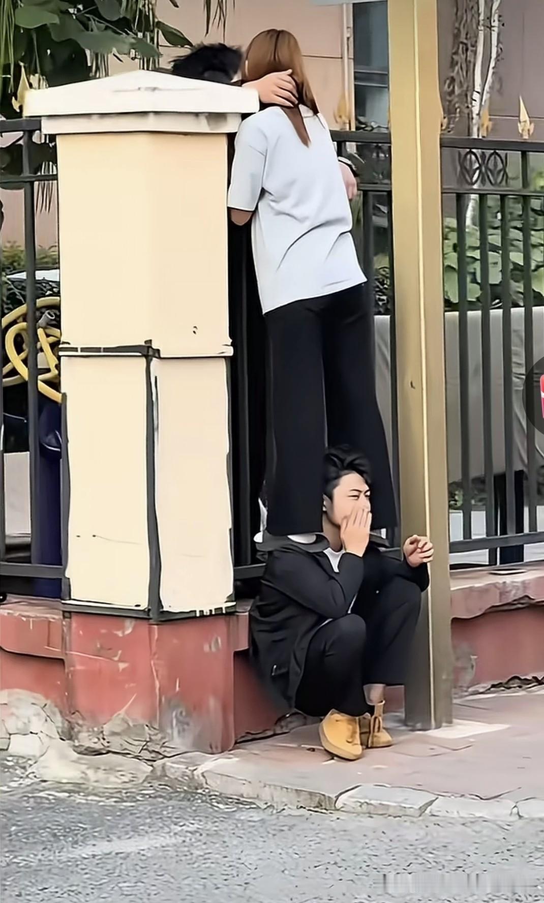 同事最近打算把家里的小房子置换个大点的，原因很朴素——给正在读中职的儿子备着，将
