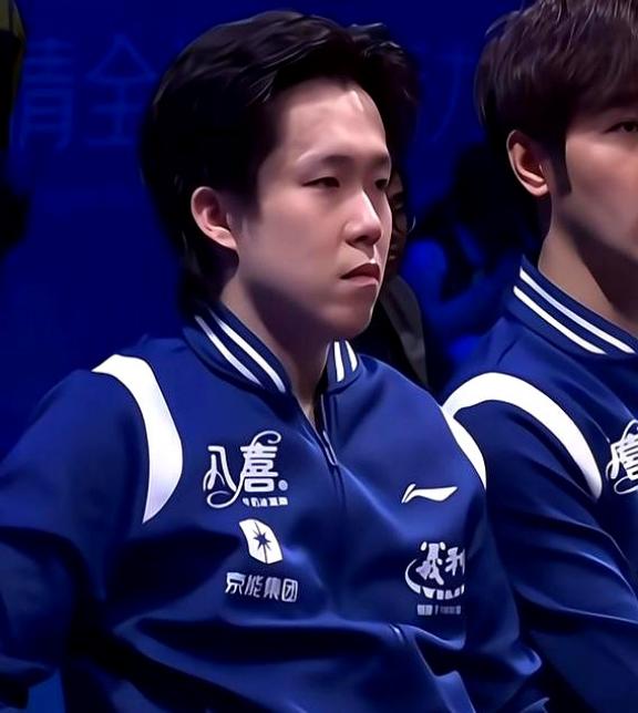 明眼人都看出来了，大头这是真的不好受了。他不是因为对手太强而挫败，而是因为打出