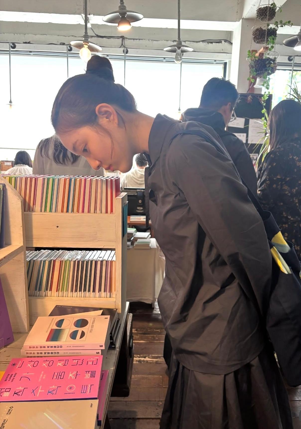 穿搭分享连续更新第2671天韩国时尚女生日常搭配文艺女生穿搭韩系穿搭超能新星汇