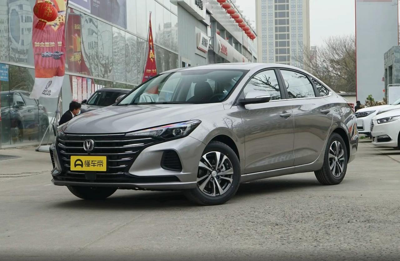 老铁们，最近后台私信炸了锅，全是问：“预算5万，二手长安逸动能不能买？”这话让我