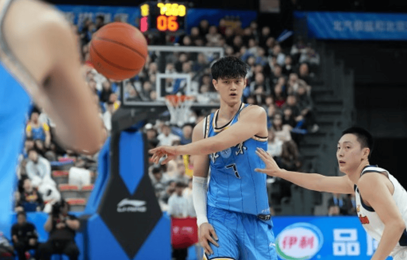 博主: 曾凡博现在的状态明显回暖, 国家队表现能有更多期待