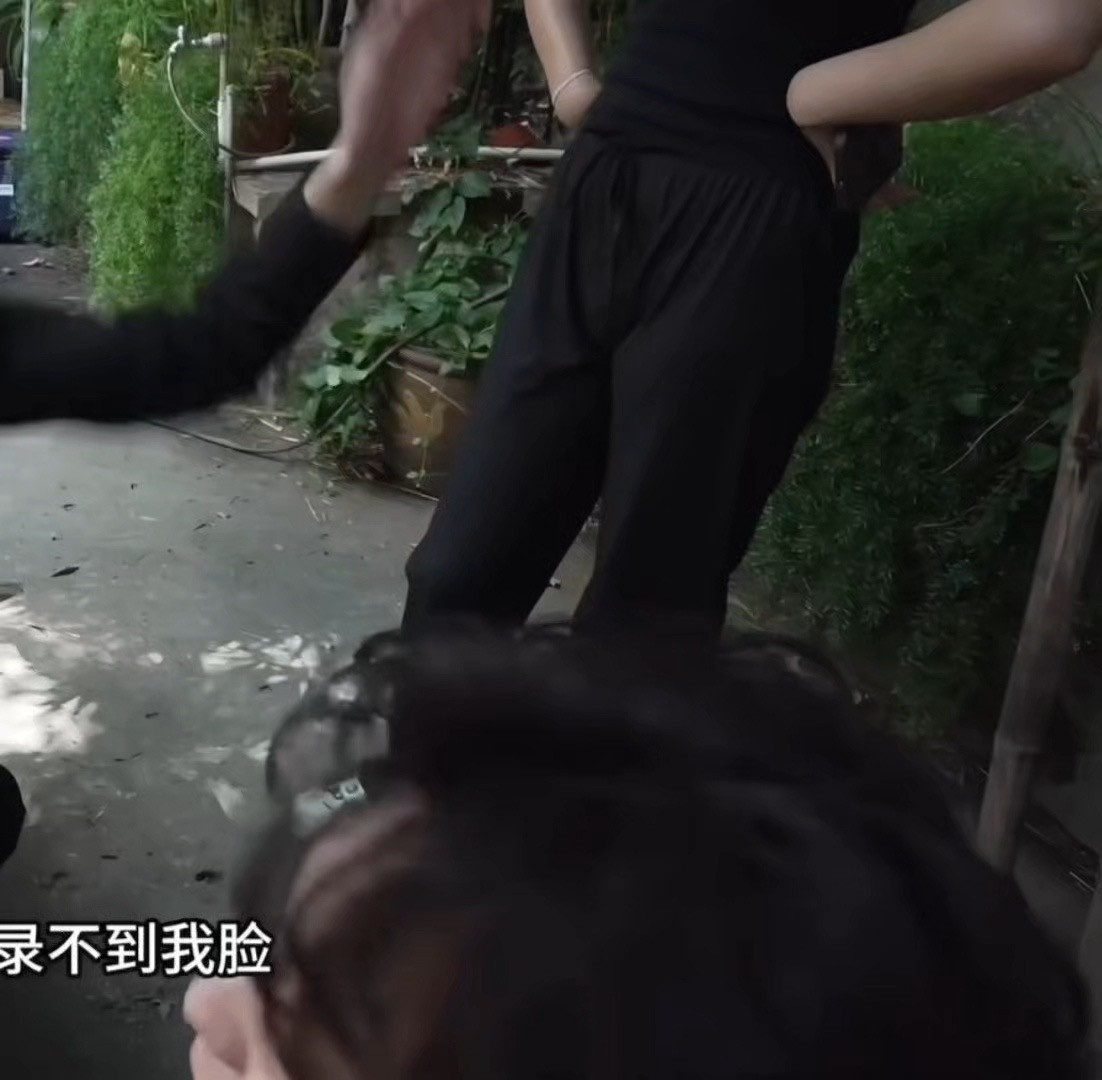 我拳头硬了....[微笑][微笑][微笑][微笑][微笑]多少次了...？太欺