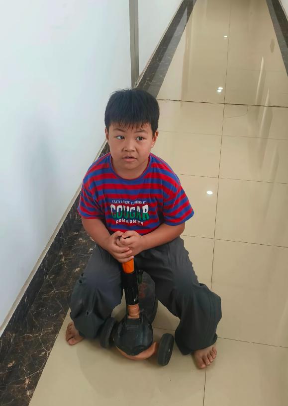 万万没想到！河南荥阳，一名7岁小男孩，仅仅因为太想念舅舅，趁着奶奶在家做饭的空档