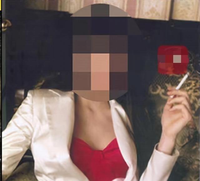 爱泼斯坦案再爆猛料，英国安德鲁王子彻底翻车！他曾趁女王不在白金汉宫，公然招待已定