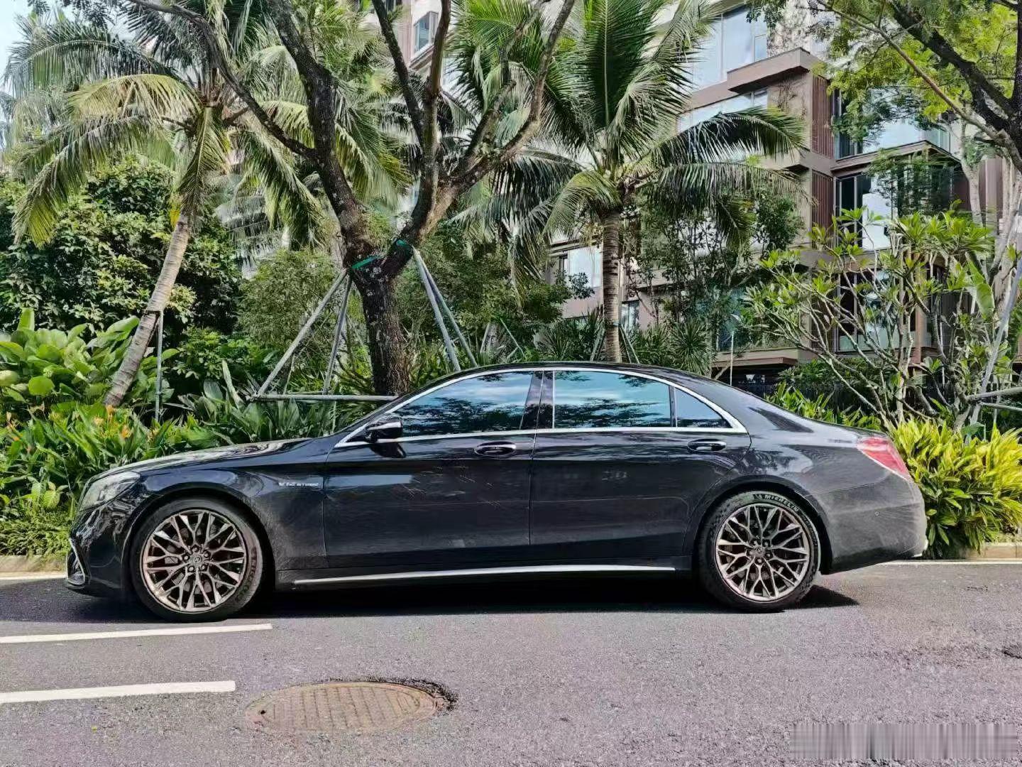 奔驰AMGS65L、黑外黑内配色、2020年上牌/4.7万公里​​​