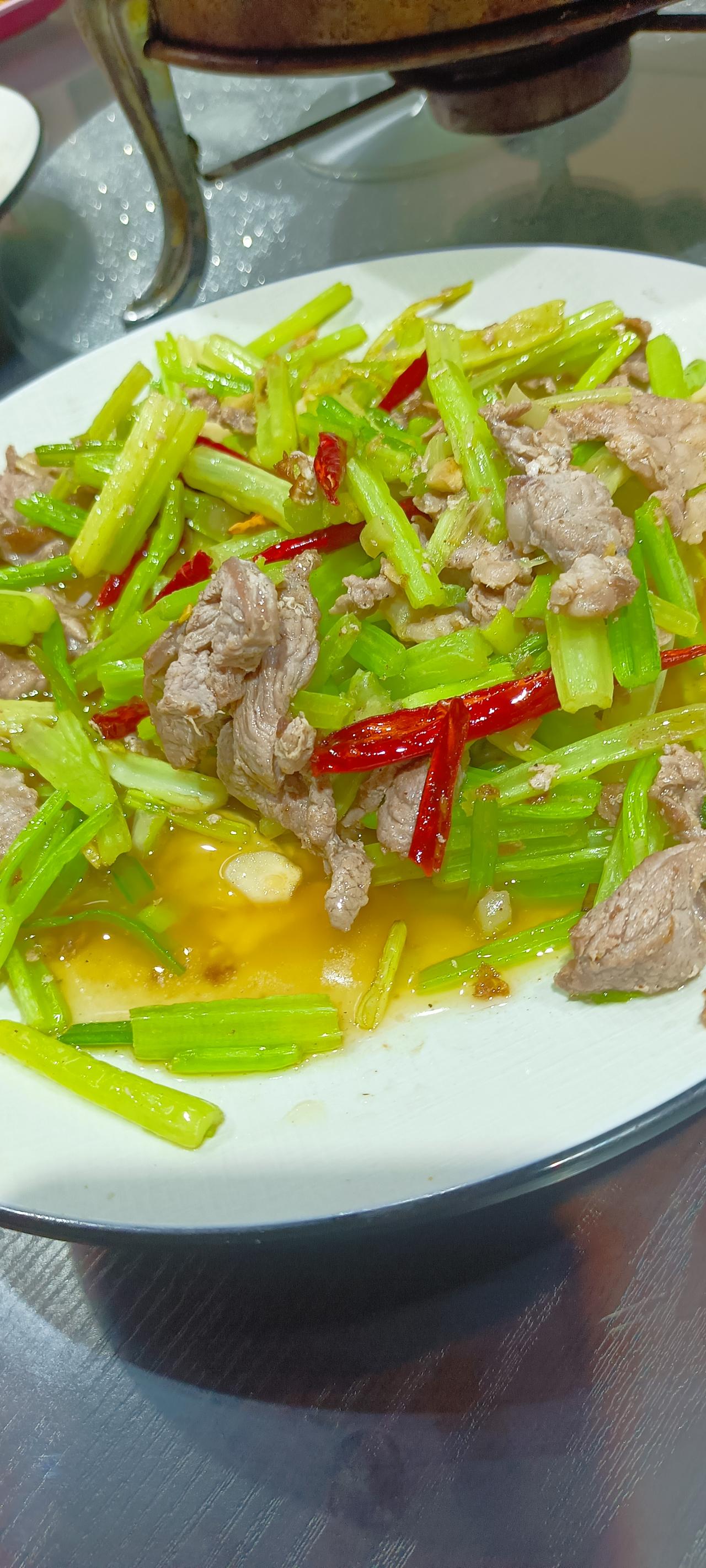 我可真是个欠登！我现任老公的二哥二嫂吵架了，二嫂给我打电话，不过了，离婚！二