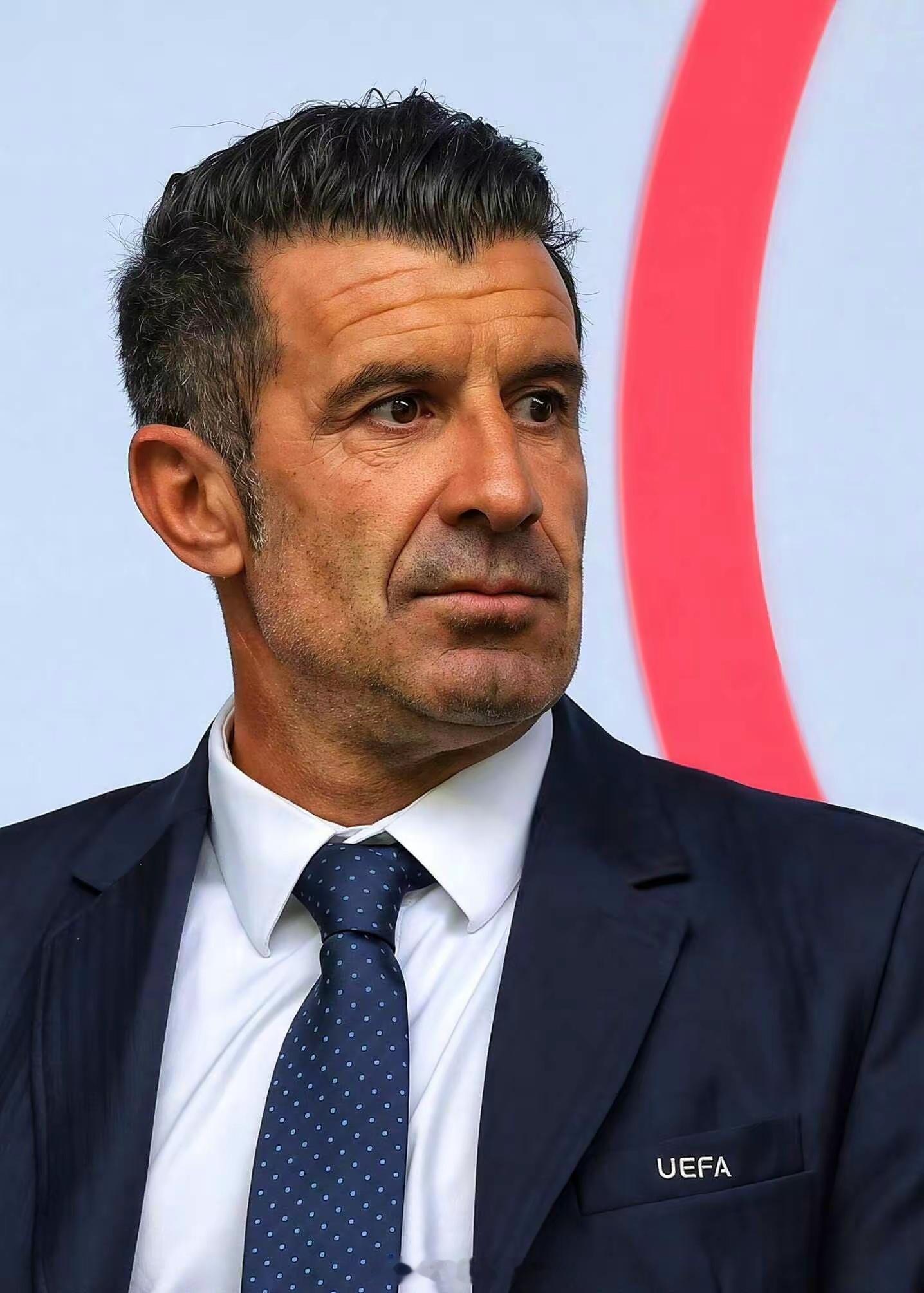 这一次，菲戈很直接很勇敢路易斯·菲戈(LuisFigo)成为首位公开呼吁国际足