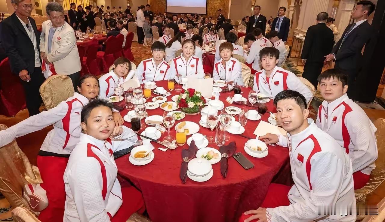 男乒女乓世界第一到底是谁呢？王楚钦和孙颖莎排名世界第一，大家都说实