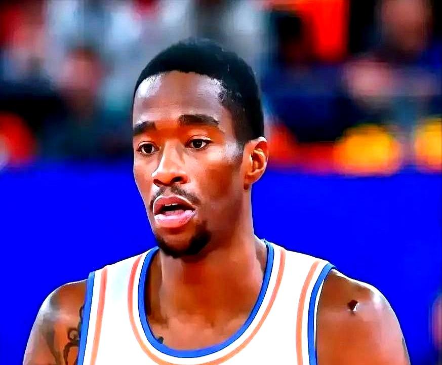 杜峰为什么中意萨姆纳？说白了，就是怀念三连冠时期的外援配置。他心里头总惦