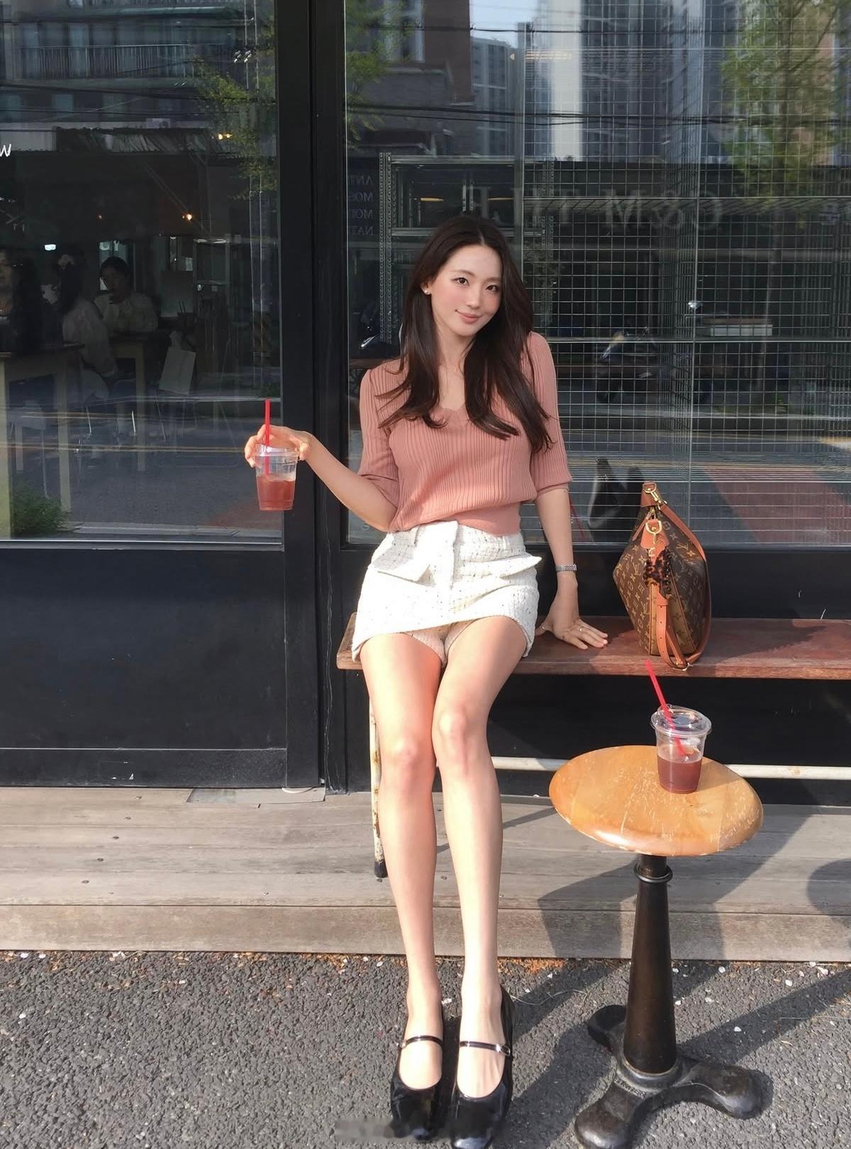穿搭分享连续更新第2814天韩国时尚女生日常搭配休闲一下韩系穿搭超能新星汇新星