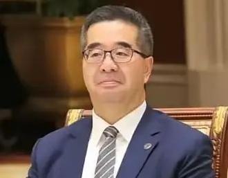 凌晨，马英九基金会紧急发通知，宣布今天（13日）立刻召开临时董事会。没有任何铺垫