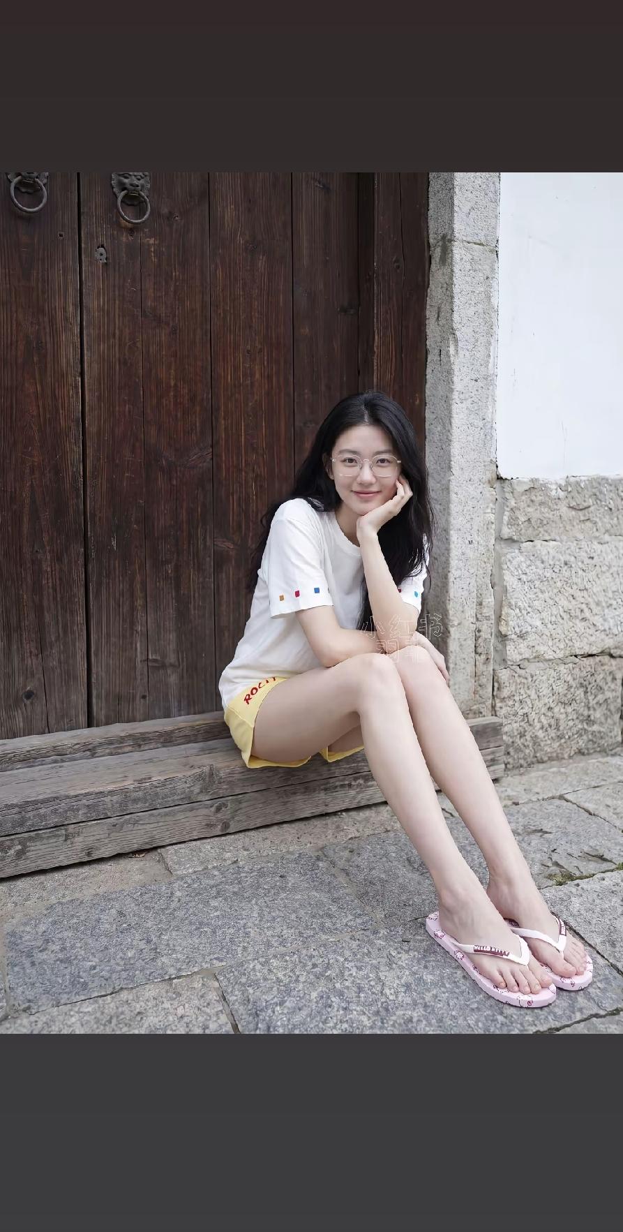 夏日生活打卡季性感美女的日常穿搭素人美女穿搭有哪些女生日常好看穿搭可以借鉴