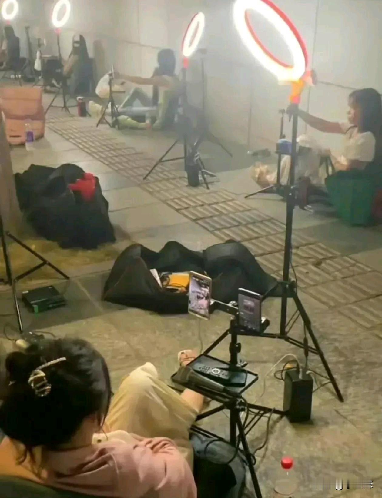 好像什么都变了，又好像什么也没变