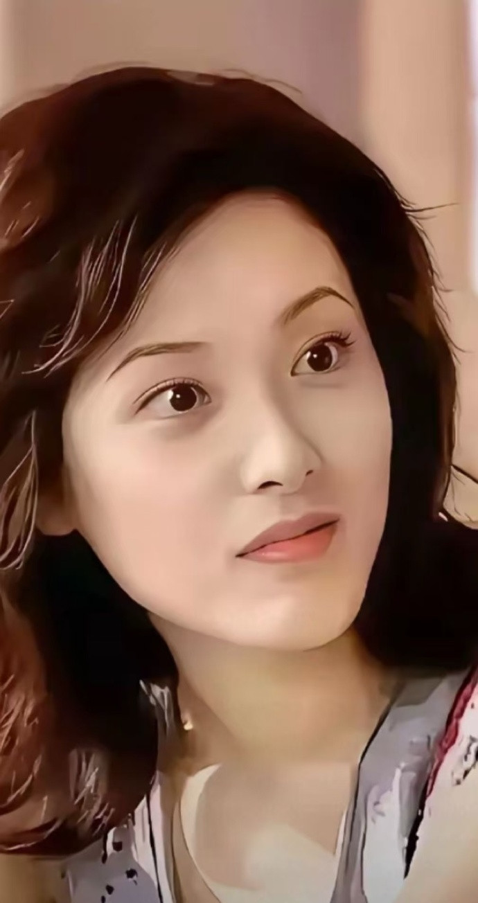 曾黎和年轻时候比变化太大了。​​​