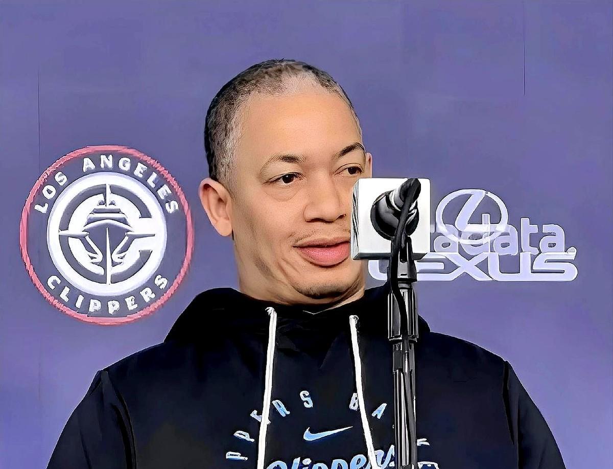 当全NBA都在提速，他们反而把比赛拆解成48分钟的阵地绞杀。7胜21负的棺材板，