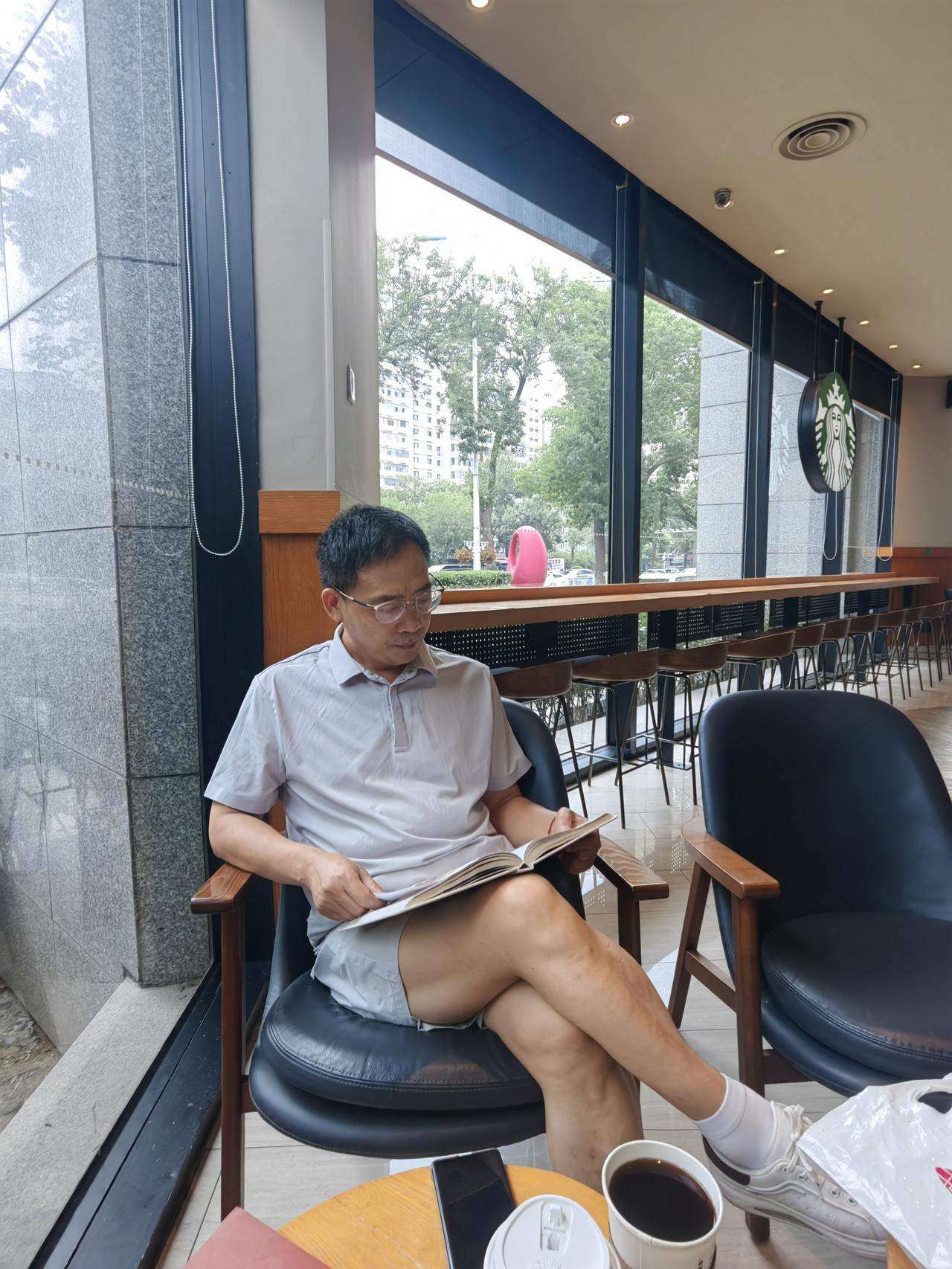 计划用三周时间重读一遍《三国演义》，煌煌巨著，读之越多，感觉世人对曹操的误解越深
