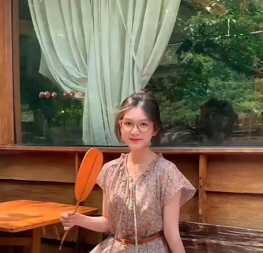 曝陈思诚阮巨疑似分手：资源喂到嘴边，周末却永远留给前妻陈思诚和阮巨，恐怕走到
