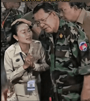 洪森就是“曹操”，挟天子以令诸侯，这还不算，他的儿子女婿都是柬埔寨高官，这真是一