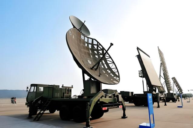 伊朗这一仗，彻底让全世界目光看向了中国！原来中国这30年的防空作战体系建设，思路