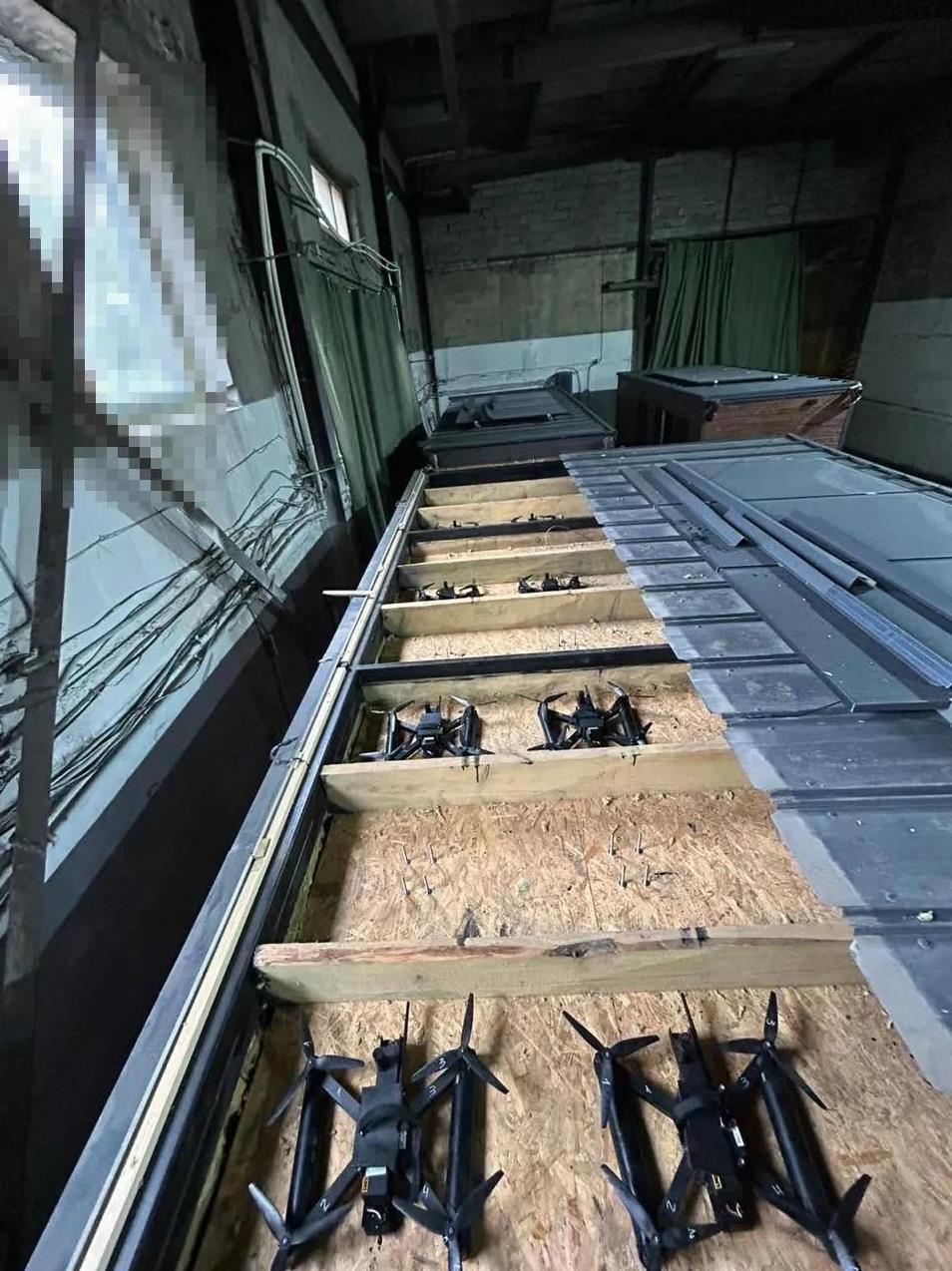 这次乌克兰利用无人机蜂群偷袭俄军大后方基地的战术确实让毛熊非常肉痛，但能改变乌东