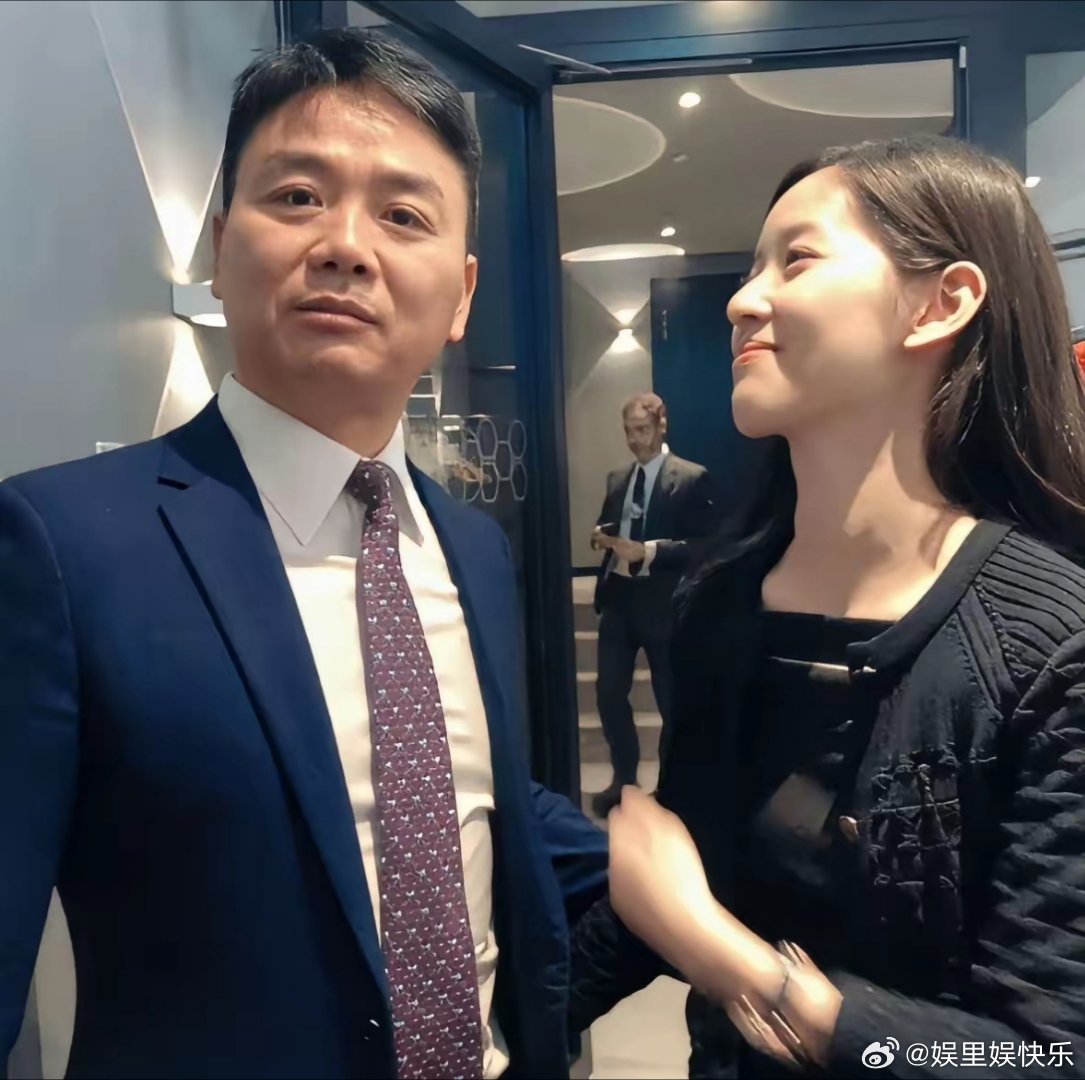 章泽天嫁给刘强东时，刘强东38岁。那时候感觉东哥好老，直到自己快奔四才发现，38成为一个大集团的总裁