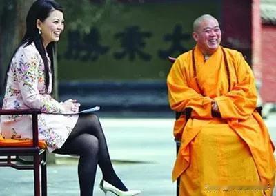 李湘问释永信：如何成为少林寺弟子，女性可以吗？释永信：始终是开放的，只要愿意