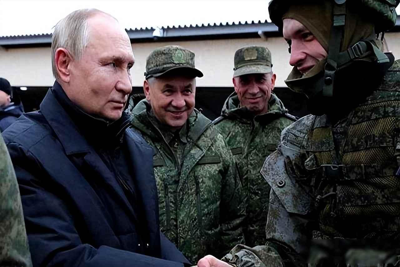 别尔哥罗德天天挨炸，顿巴斯只剩五千平方公里，俄军用人命填战线别尔哥罗德不在前