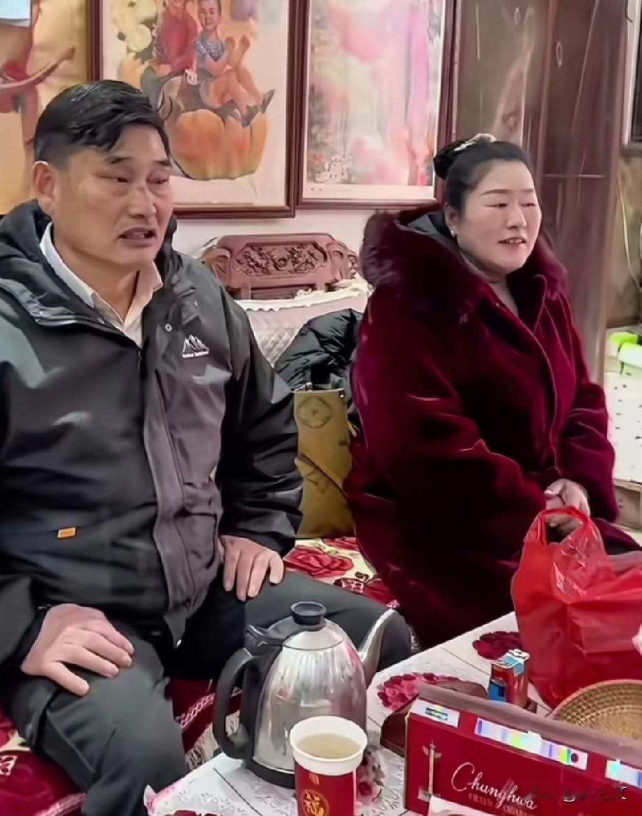 朱之文女儿结婚了，虽然胖了点但是很有福气像，这女婿也是看着很有文化，端庄利索，带