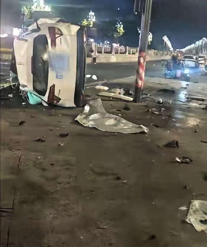 太悲催了，又造成了人员伤亡！6月29日晚，四川省成都市​郫都区，一辆白色小