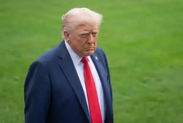 老特这是真急眼了？眼瞅着访华的事儿没动静，直接把压箱底的狠活儿掏出来了。20