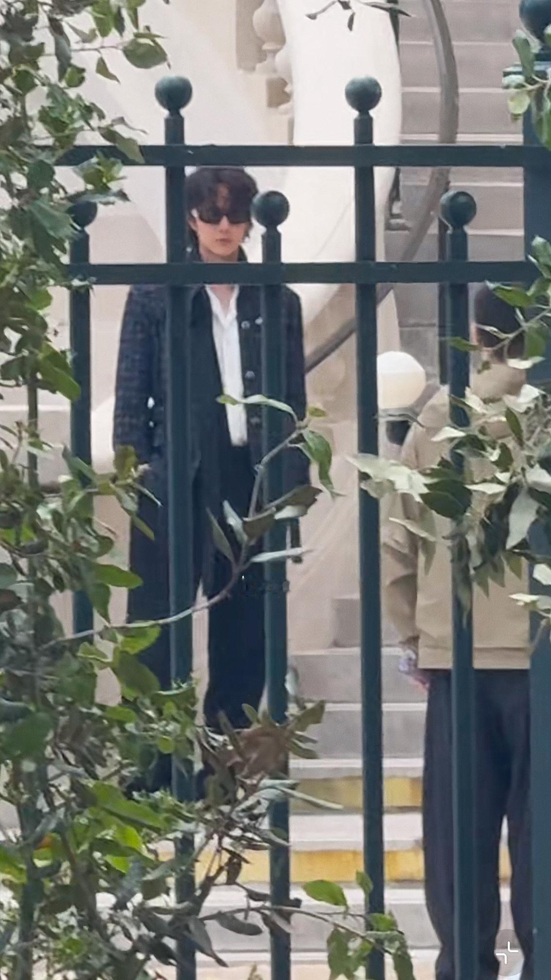 王一博VOGUE头小脸小到远远一拍都男神级别王一博神图王一博​​​